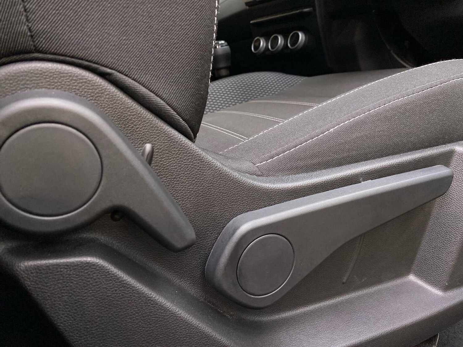 Used Dacia Duster 2024 for sale - 76422358: Photo 30