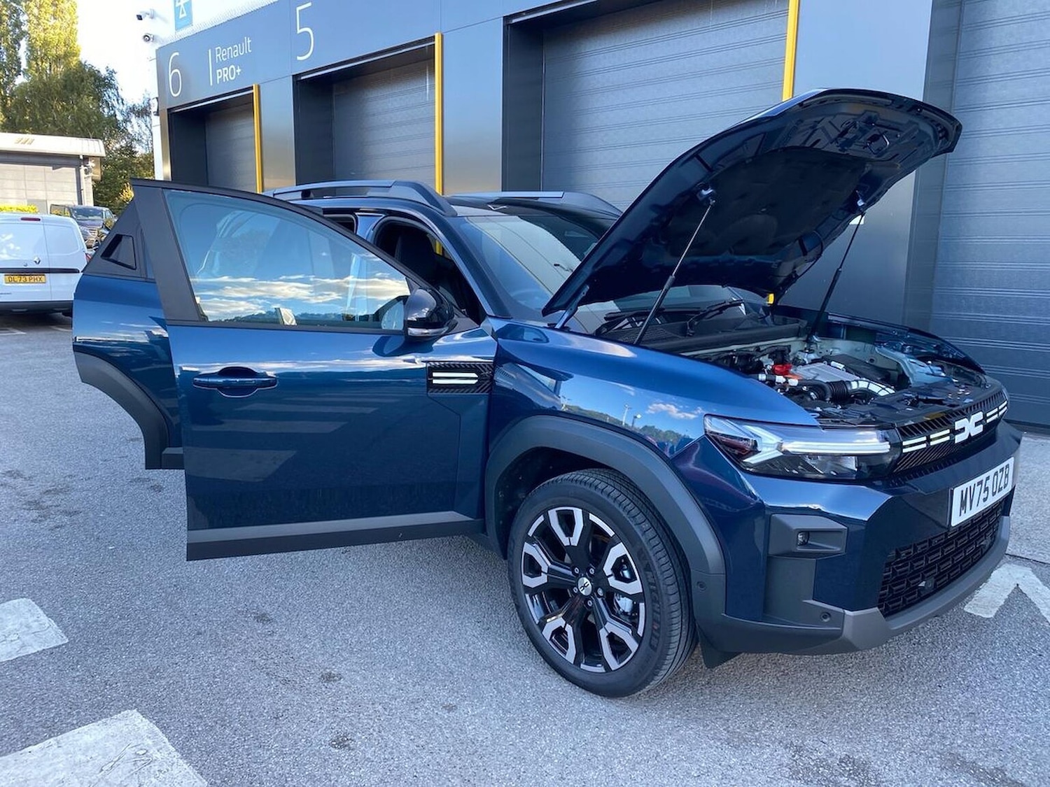 Used Dacia Bigster 2025 for sale - 76763411: Photo 36