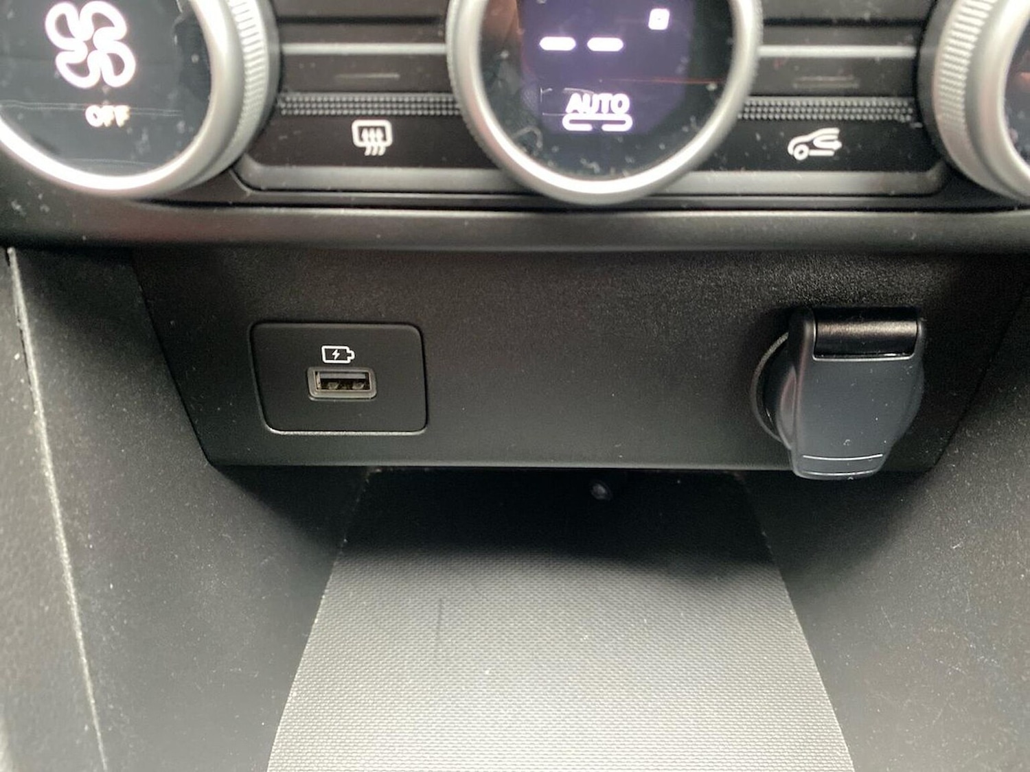 Used Dacia Sandero Stepway 2023 for sale - 76464663: Photo 42