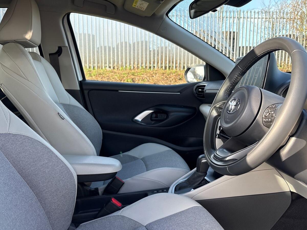 Used Toyota Yaris 2022 for sale - 77627085: Photo 13