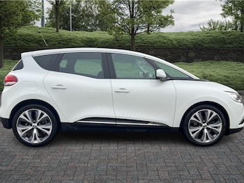Used Renault Scenic 2019 for sale - 76271527: Photo