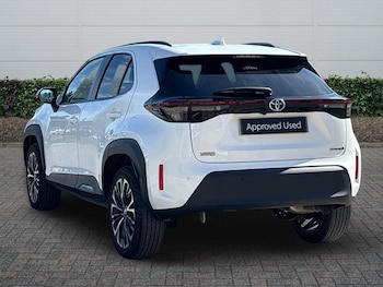 Used Toyota Yaris 2024 for sale - 77941522: Photo