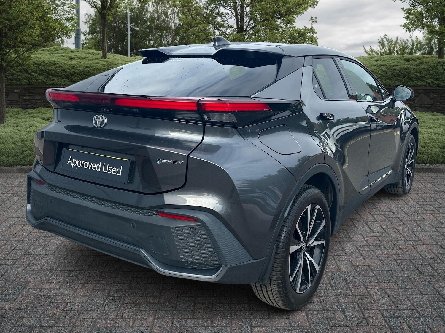 Used Toyota C-HR 2024 for sale - 76500876: Photo 2