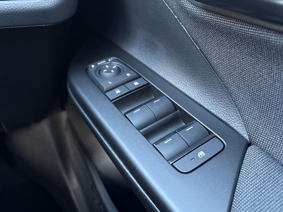 Used Toyota C-HR 2025 for sale - 76647402: Photo 22