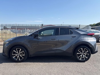 Used Toyota C-HR 2025 for sale - 79237950: Photo