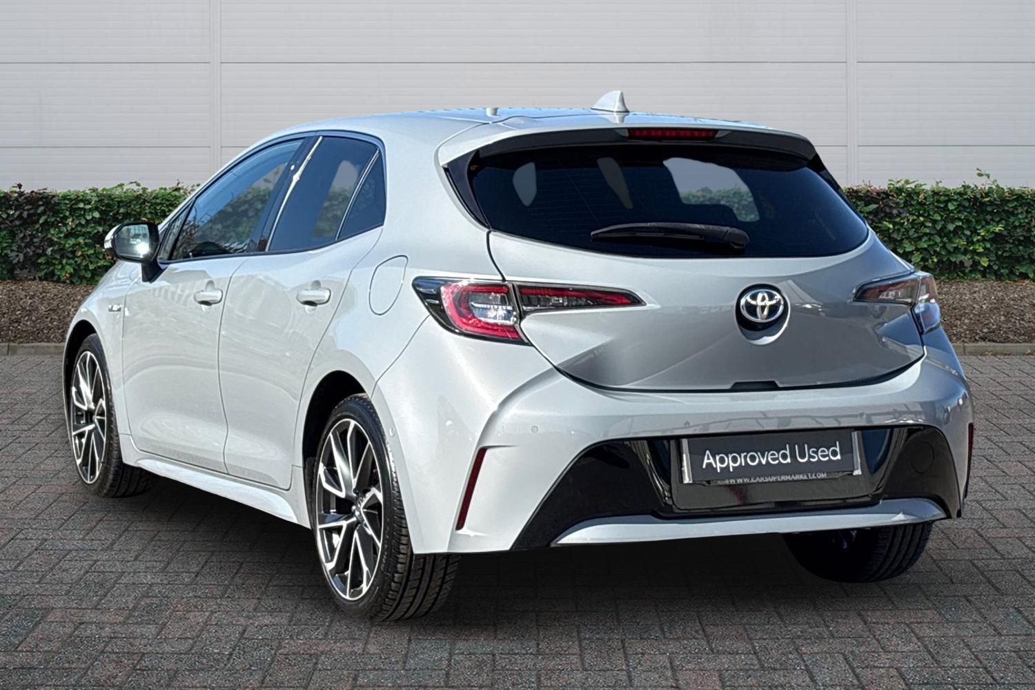 Used Toyota Corolla 2021 for sale - 77941561: Photo 2