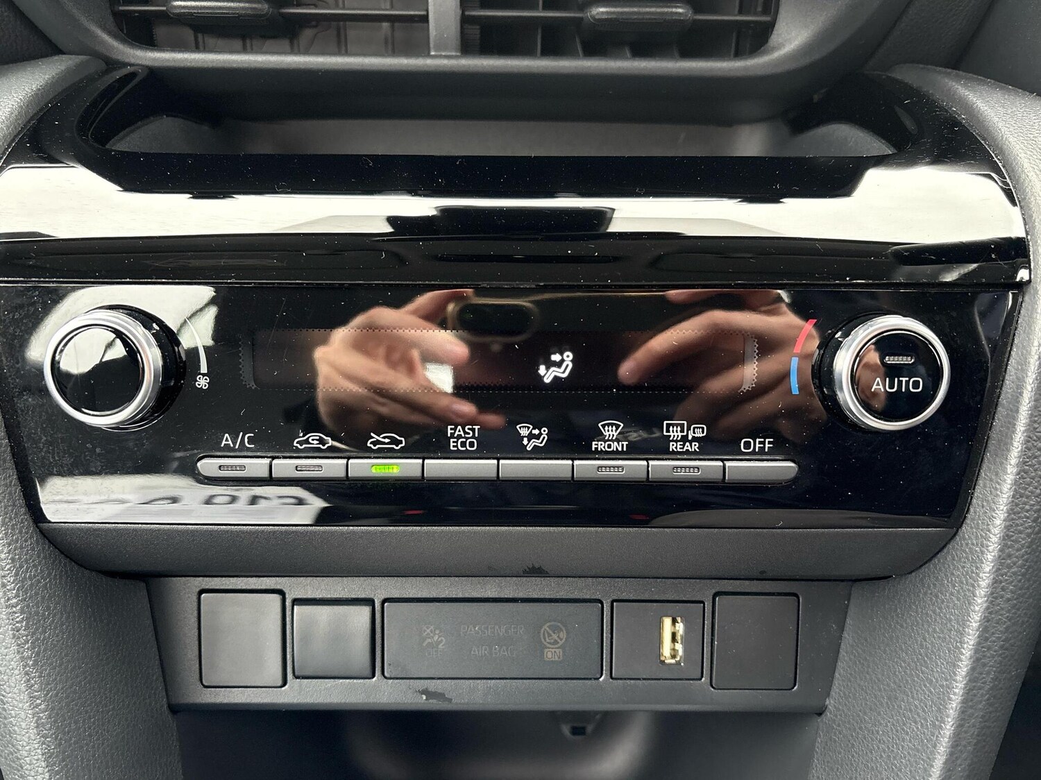 Used Toyota Yaris 2023 for sale - 76372384: Photo 12