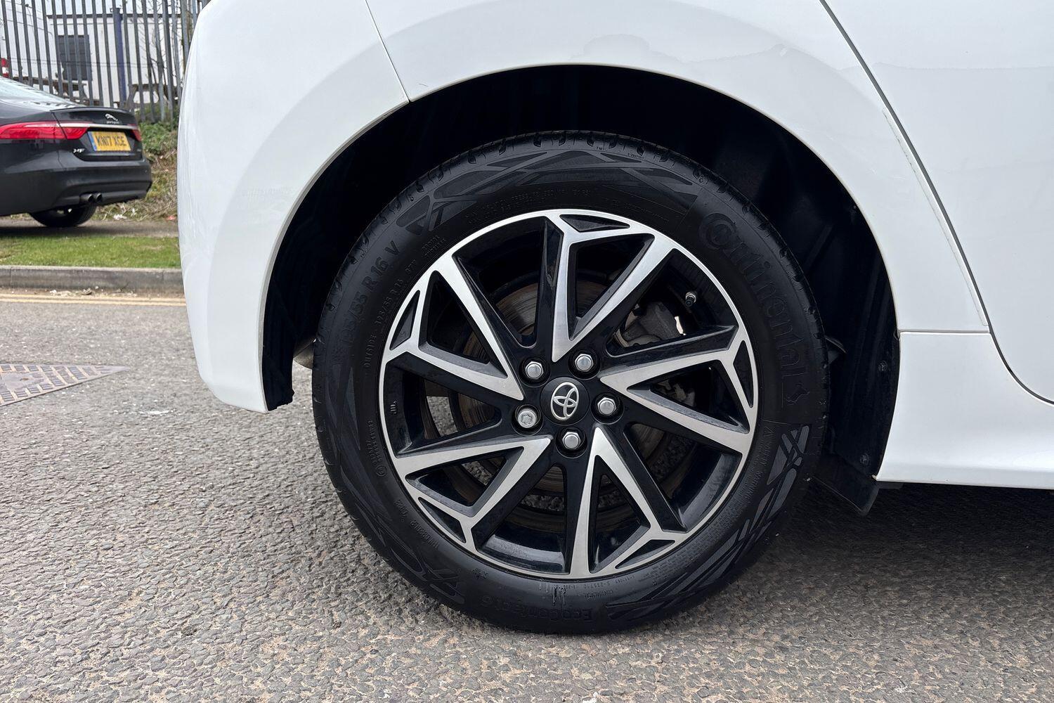 Used Toyota Yaris 2022 for sale - 78172125: Photo 32