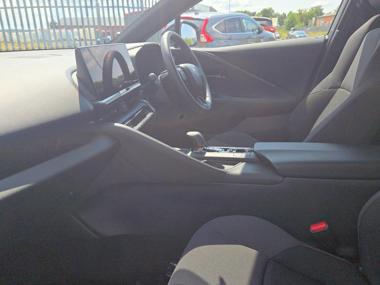 Used Toyota C-HR 2025 for sale - 77725368: Photo 12