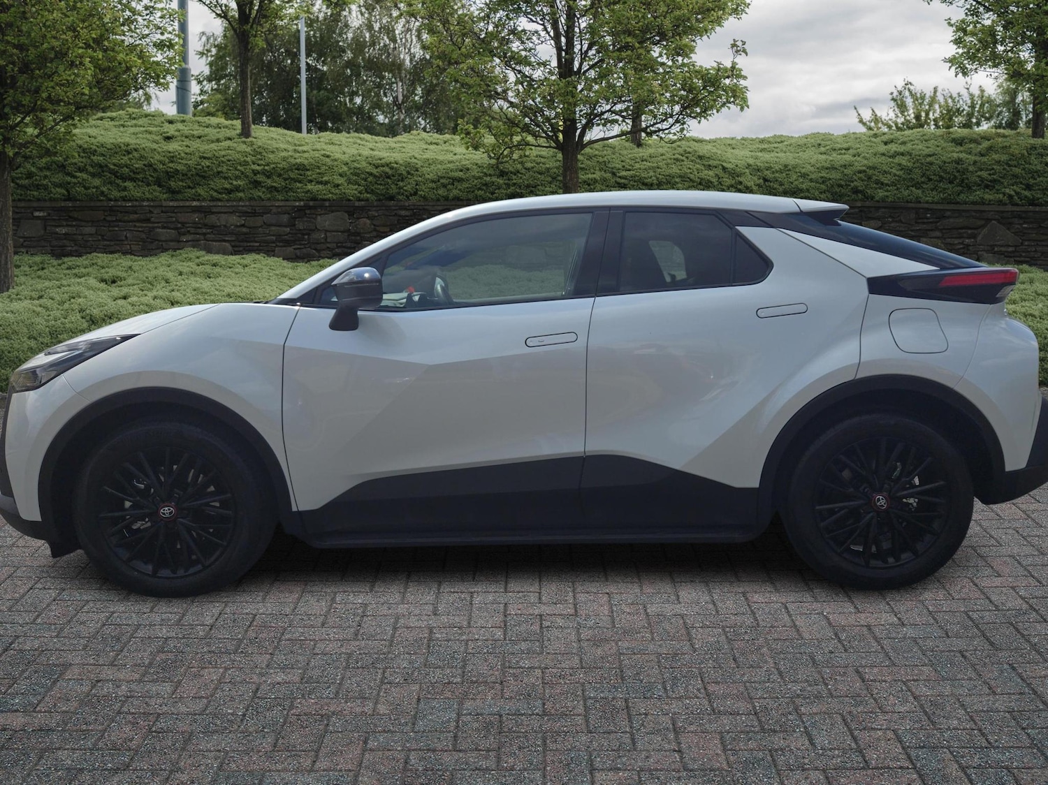 Used Toyota C-HR 2025 for sale - 77725368: Photo 4