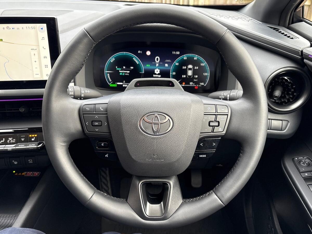 Used Toyota C-HR 2025 for sale - 76609217: Photo 11