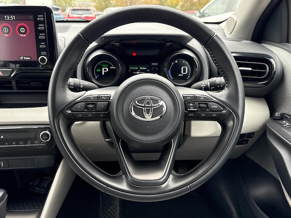 Used Toyota Yaris 2021 for sale - 76296933: Photo 6