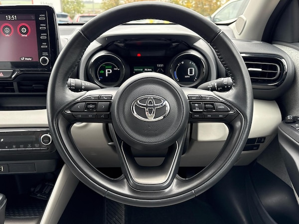 Used Toyota Yaris 2021 for sale - 76296933: Photo 8