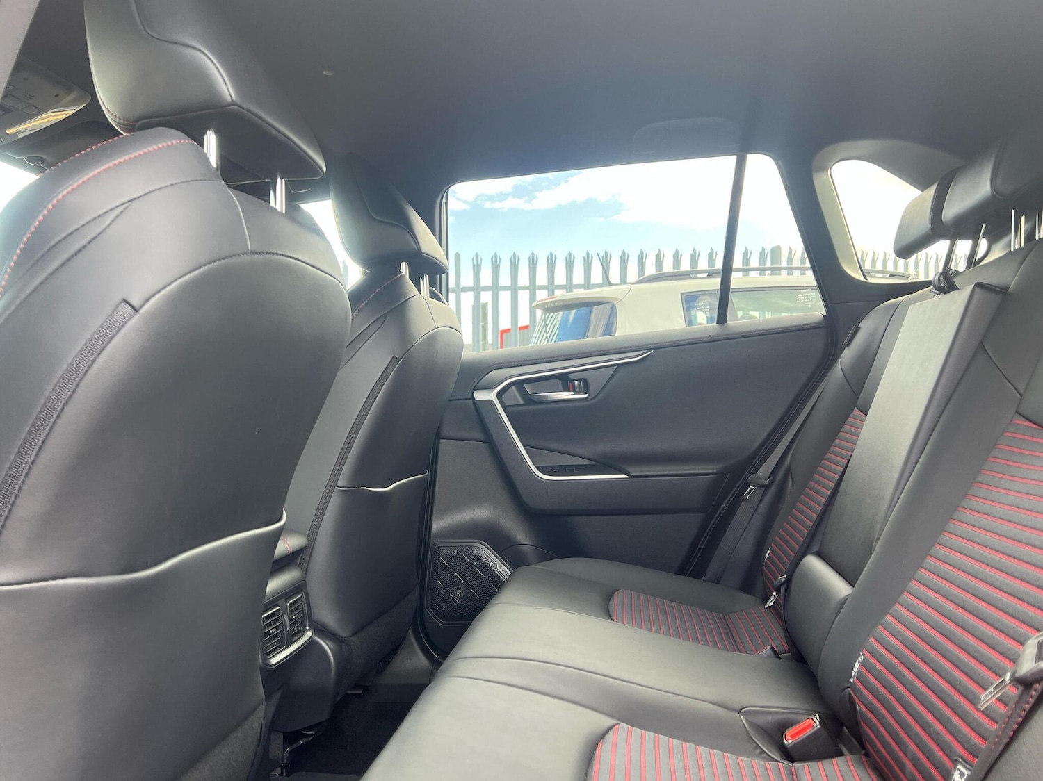Used Toyota RAV4 2022 for sale - 75814284: Photo 17