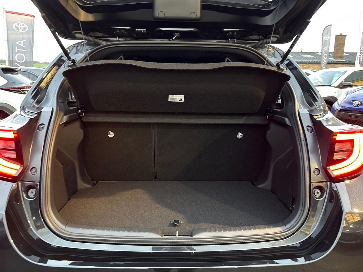 Used Toyota Yaris 2024 for sale - 76692777: Photo 20