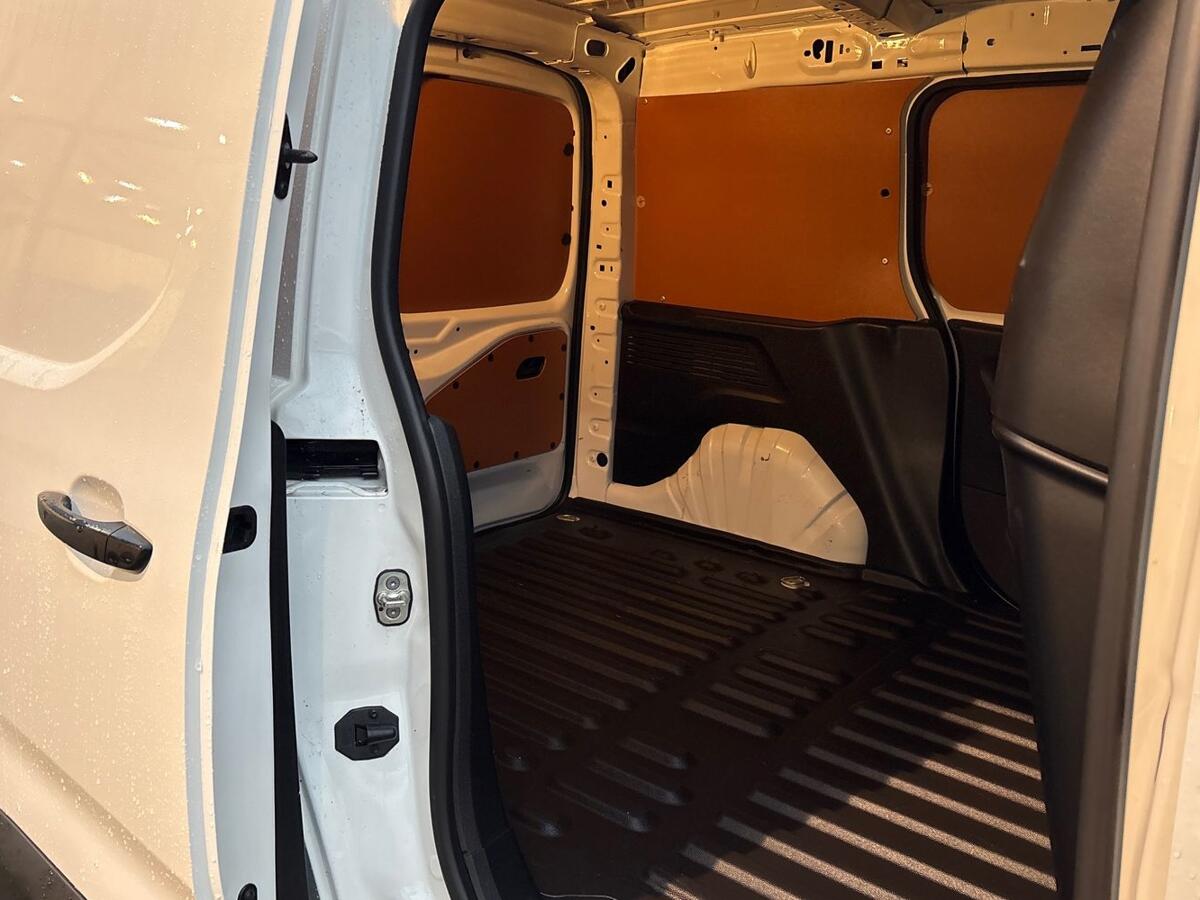 Used Toyota ProAce 2022 for sale - 76539530: Photo 21