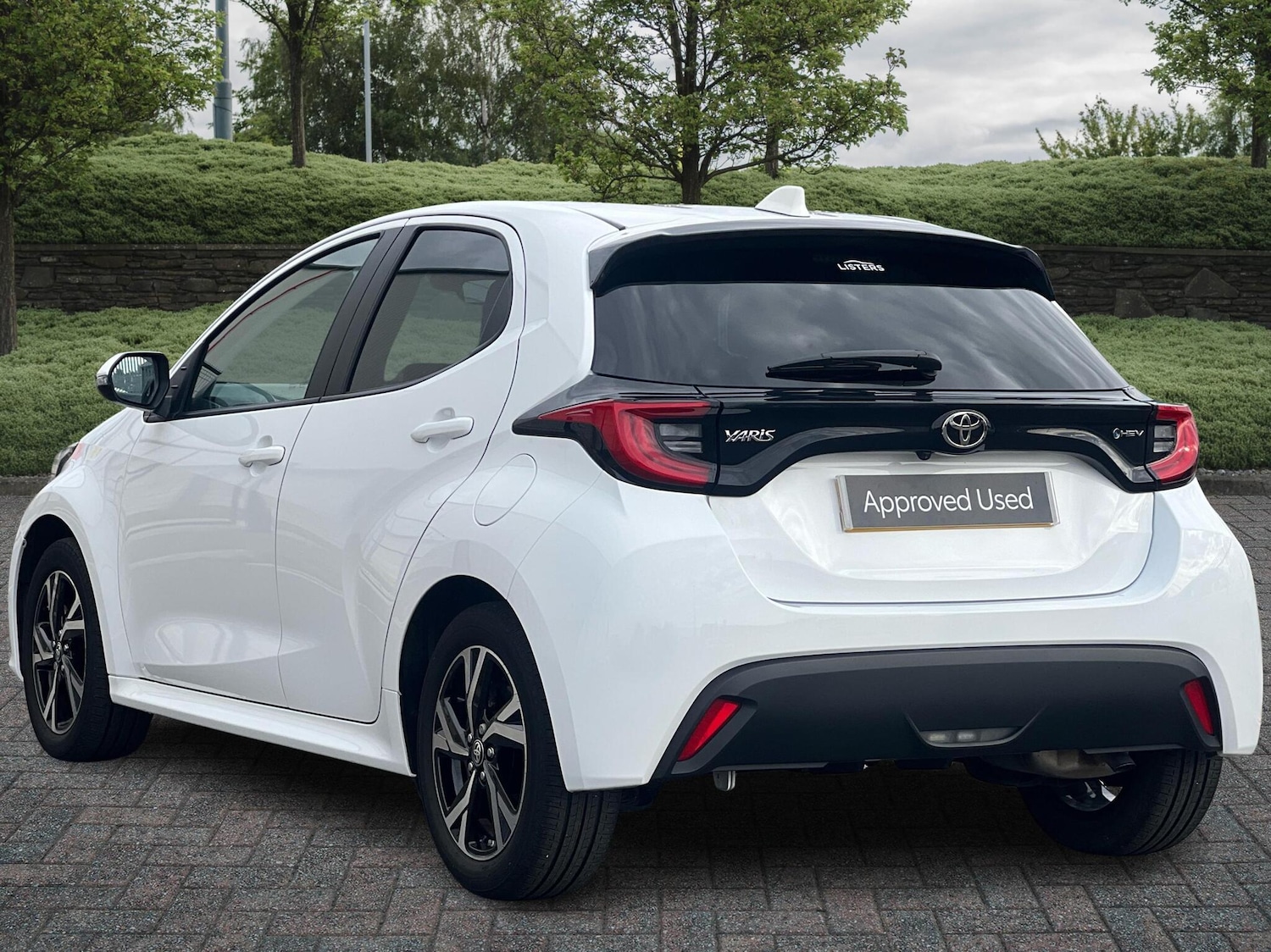 Used Toyota Yaris 2024 for sale - 76086092: Photo 2