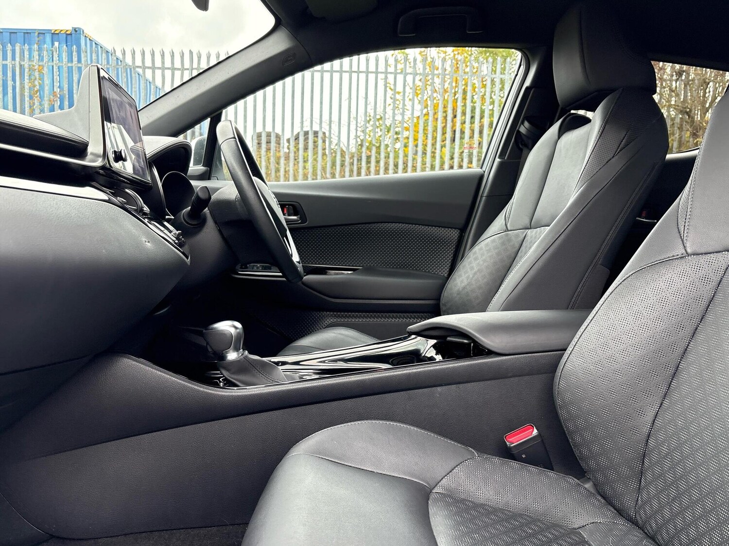 Used Toyota C-HR 2023 for sale - 76410295: Photo 15