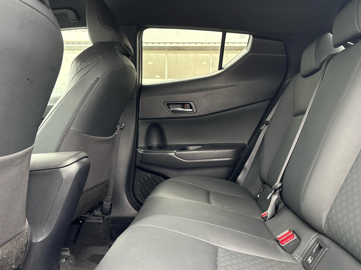 Used Toyota C-HR 2023 for sale - 76410295: Photo 17