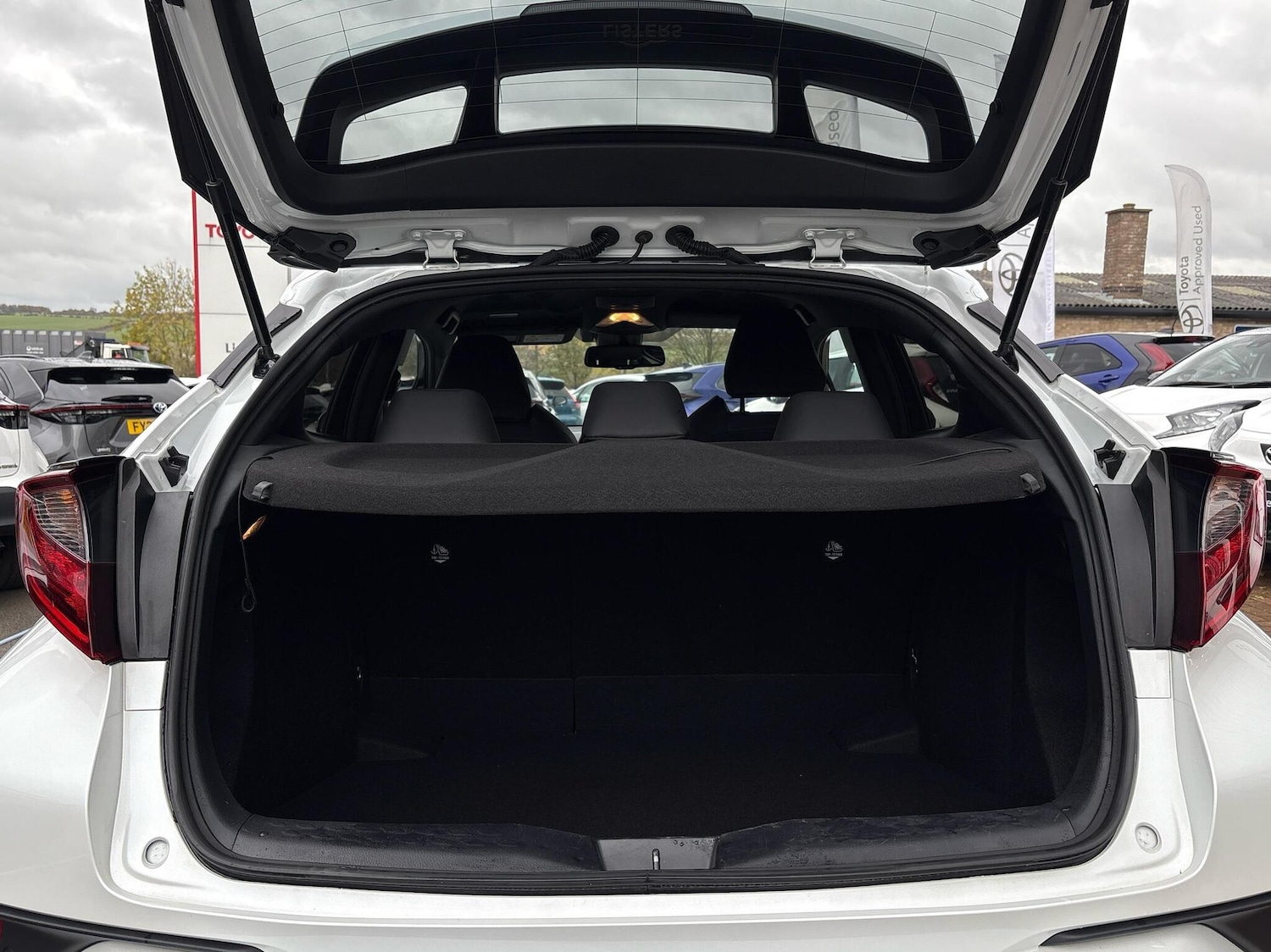 Used Toyota C-HR 2023 for sale - 76410295: Photo 19