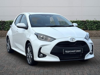 Used Toyota Yaris 2025 for sale - 76800499: Photo