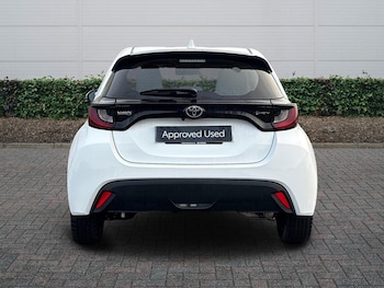 Used Toyota Yaris 2025 for sale - 76800499: Photo