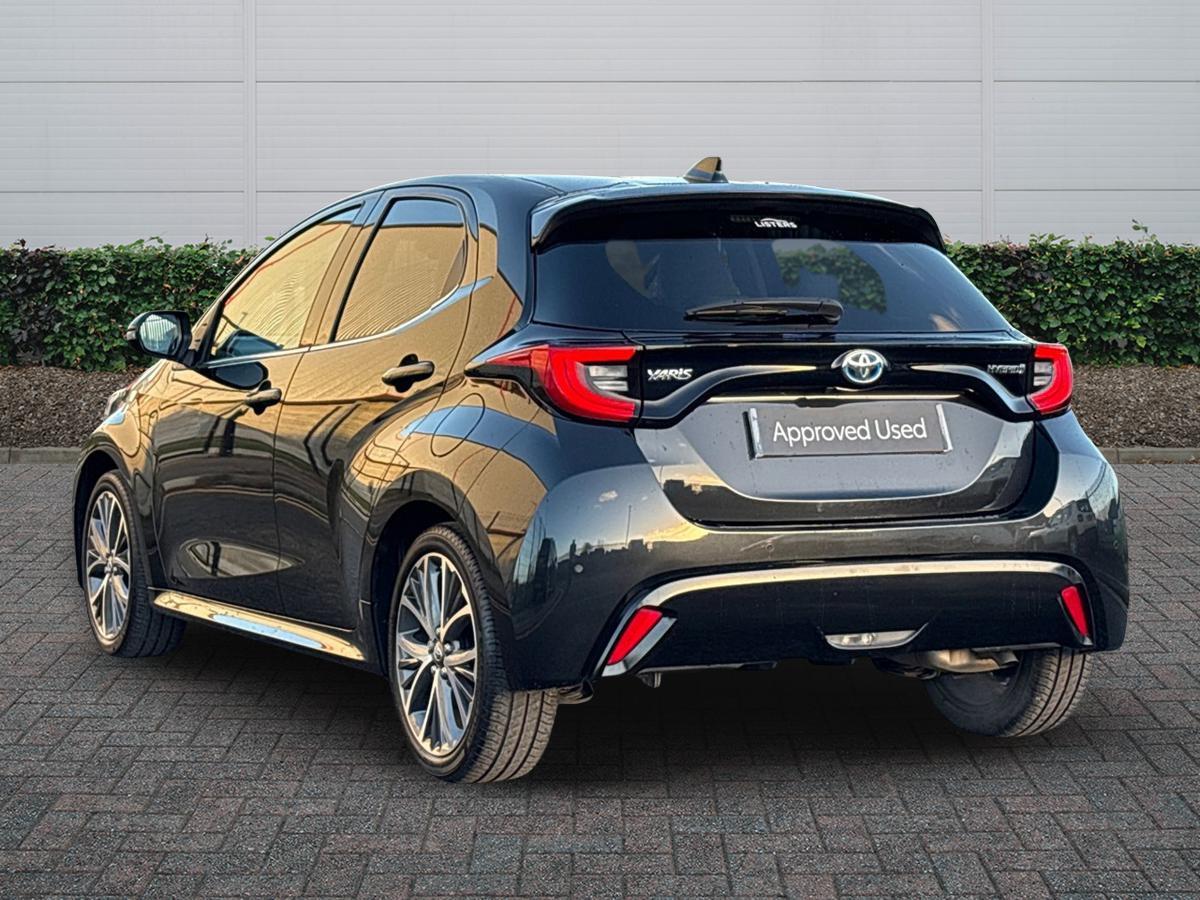 Used Toyota Yaris 2023 for sale - 76837639: Photo 2