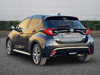 Used Toyota Yaris 2023 for sale - 76837639: Photo