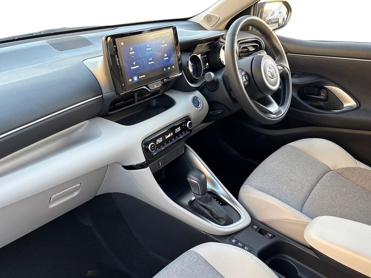 Used Toyota Yaris 2023 for sale - 76837639: Photo 7