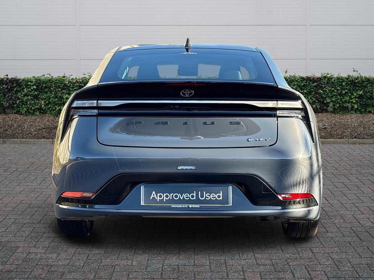 Used Toyota Prius 2024 for sale - 76800515: Photo 4