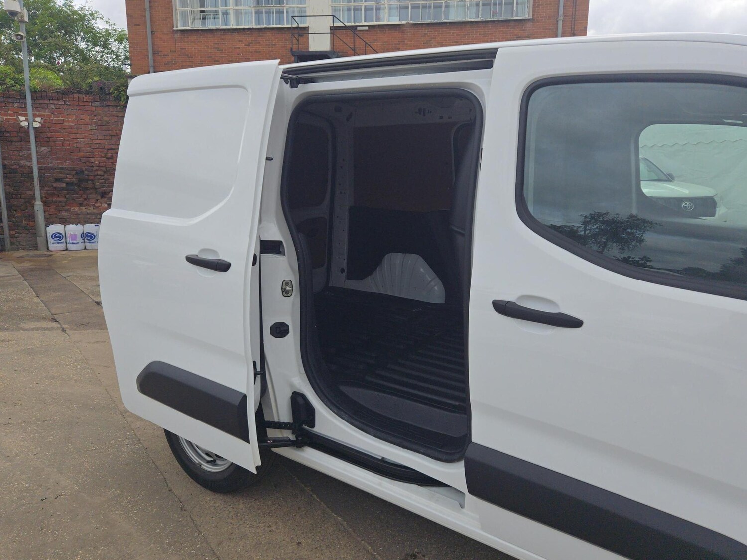 Used Toyota ProAce 2022 for sale - 76372349: Photo 19