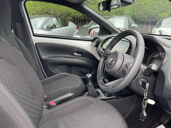 Used Toyota Aygo X 2024 for sale - 76309303: Photo 11