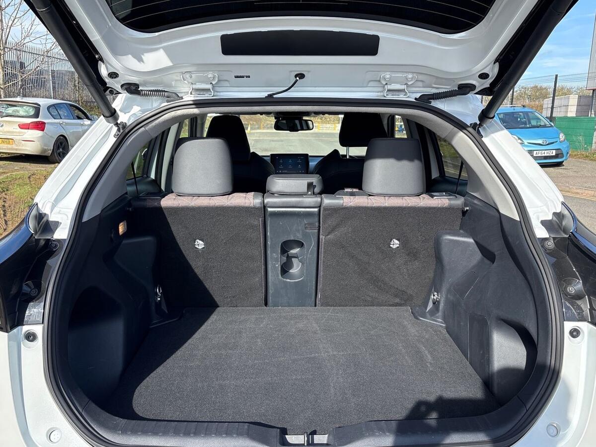 Used Toyota Yaris Cross 2023 for sale - 77725289: Photo 28