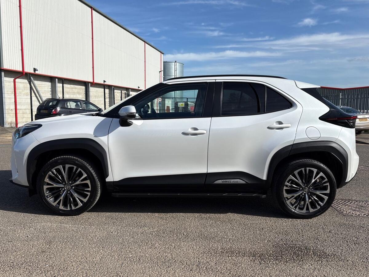 Used Toyota Yaris Cross 2023 for sale - 77725289: Photo 4