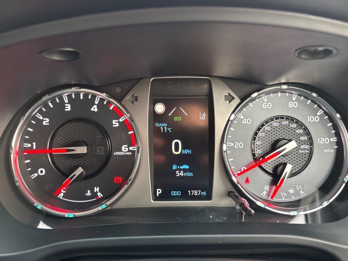 Used Toyota Hilux 2025 for sale - 76800574: Photo 11