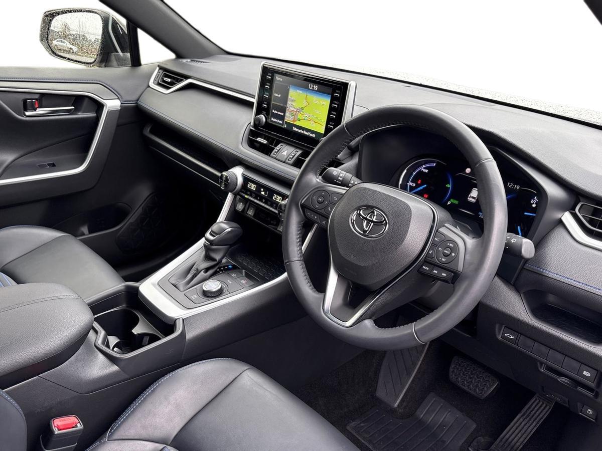 Used Toyota RAV4 2020 for sale - 76937229: Photo 11