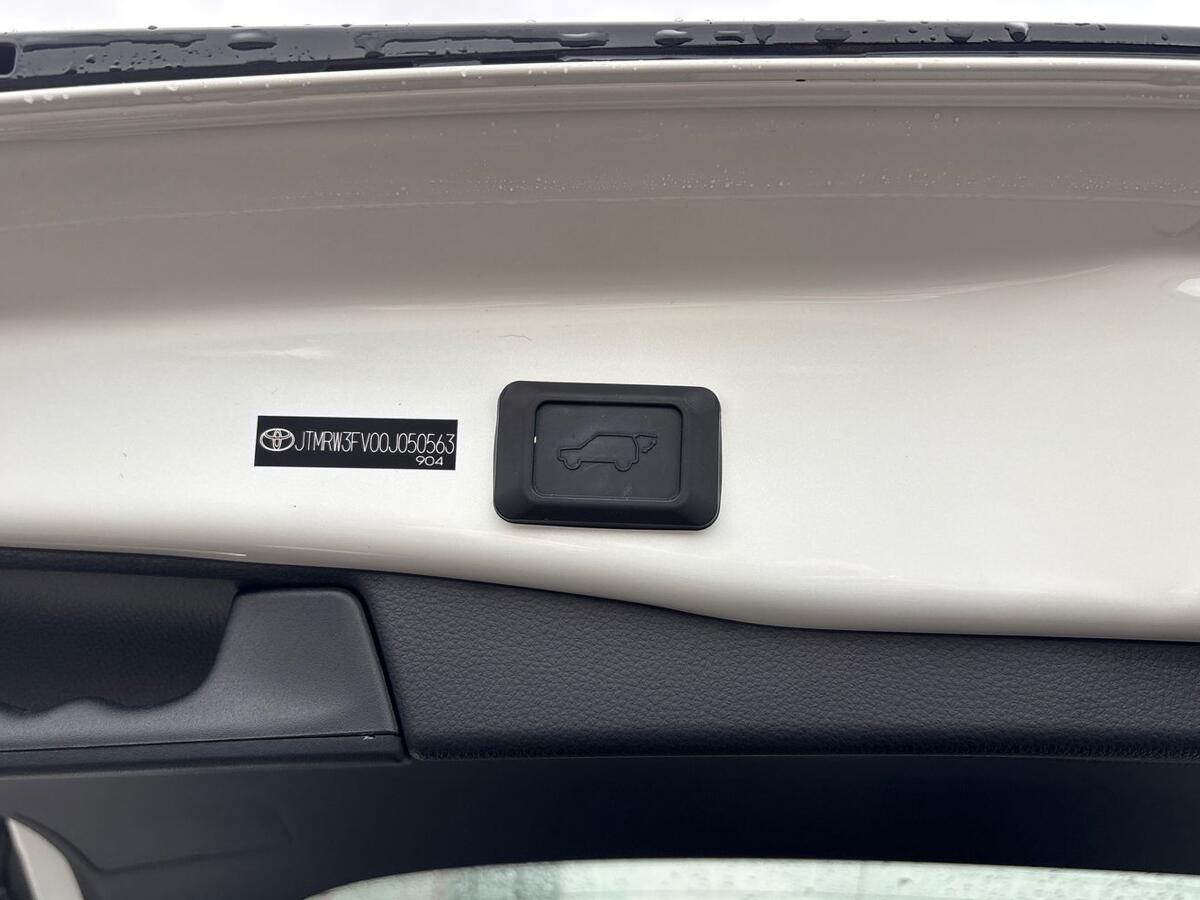 Used Toyota RAV4 2020 for sale - 76937229: Photo 28