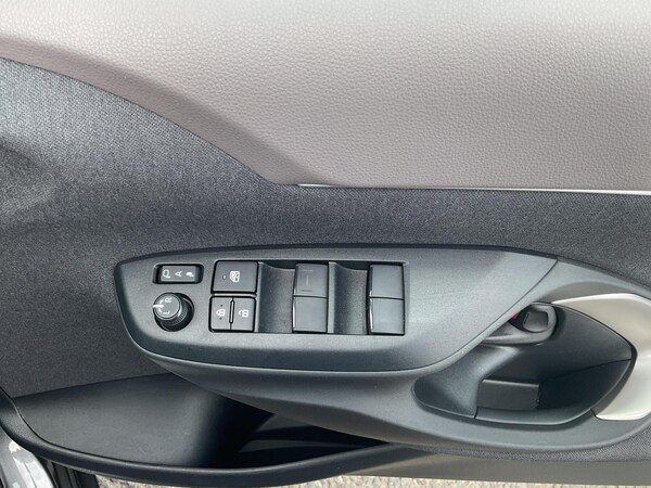 Used Toyota Yaris 2023 for sale - 75624711: Photo 21