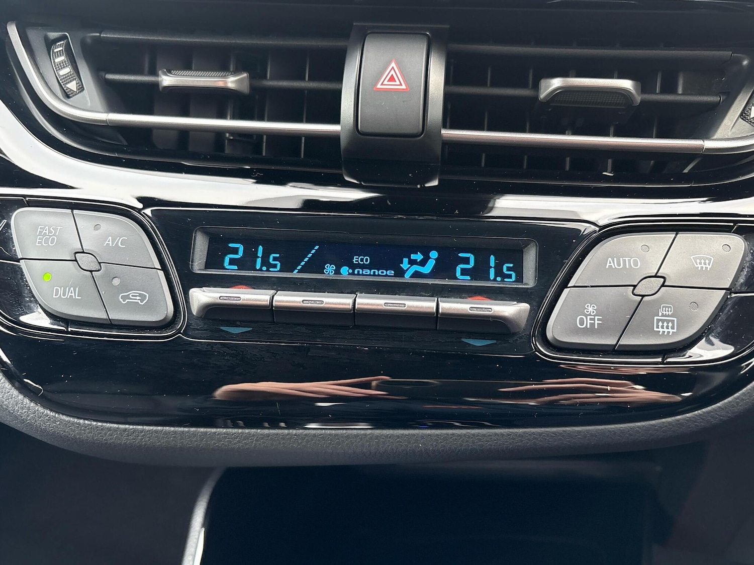 Used Toyota C-HR 2020 for sale - 76837615: Photo 11