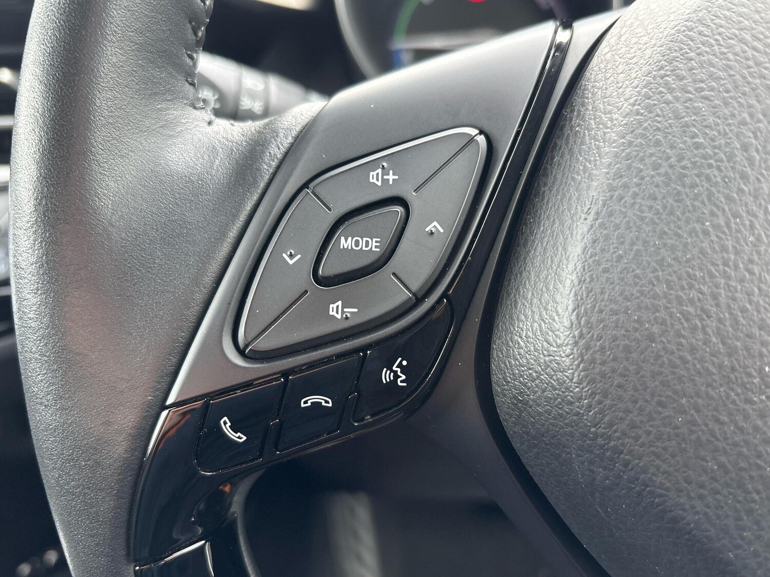 Used Toyota C-HR 2020 for sale - 76837615: Photo 15