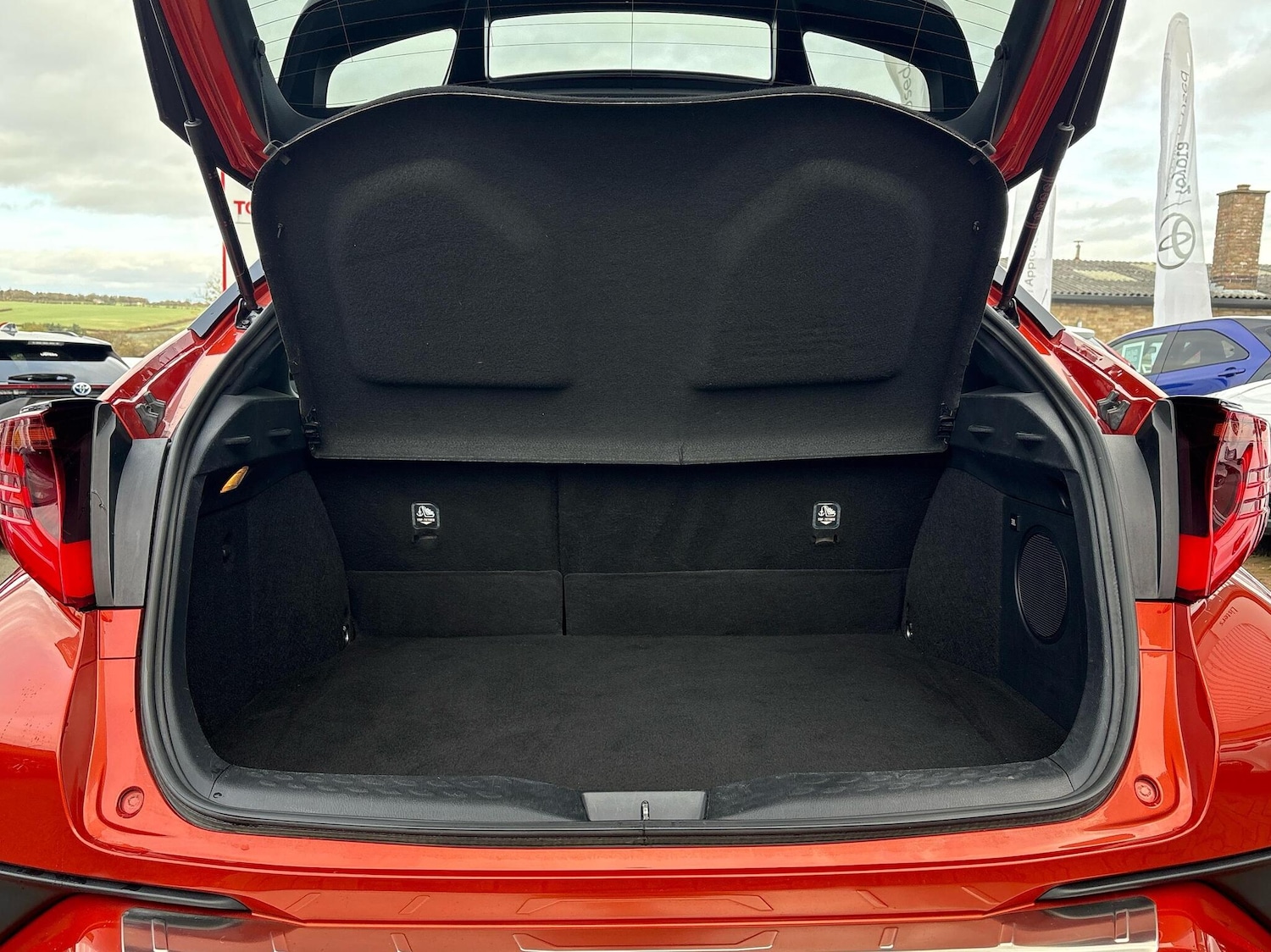 Used Toyota C-HR 2020 for sale - 76837615: Photo 19