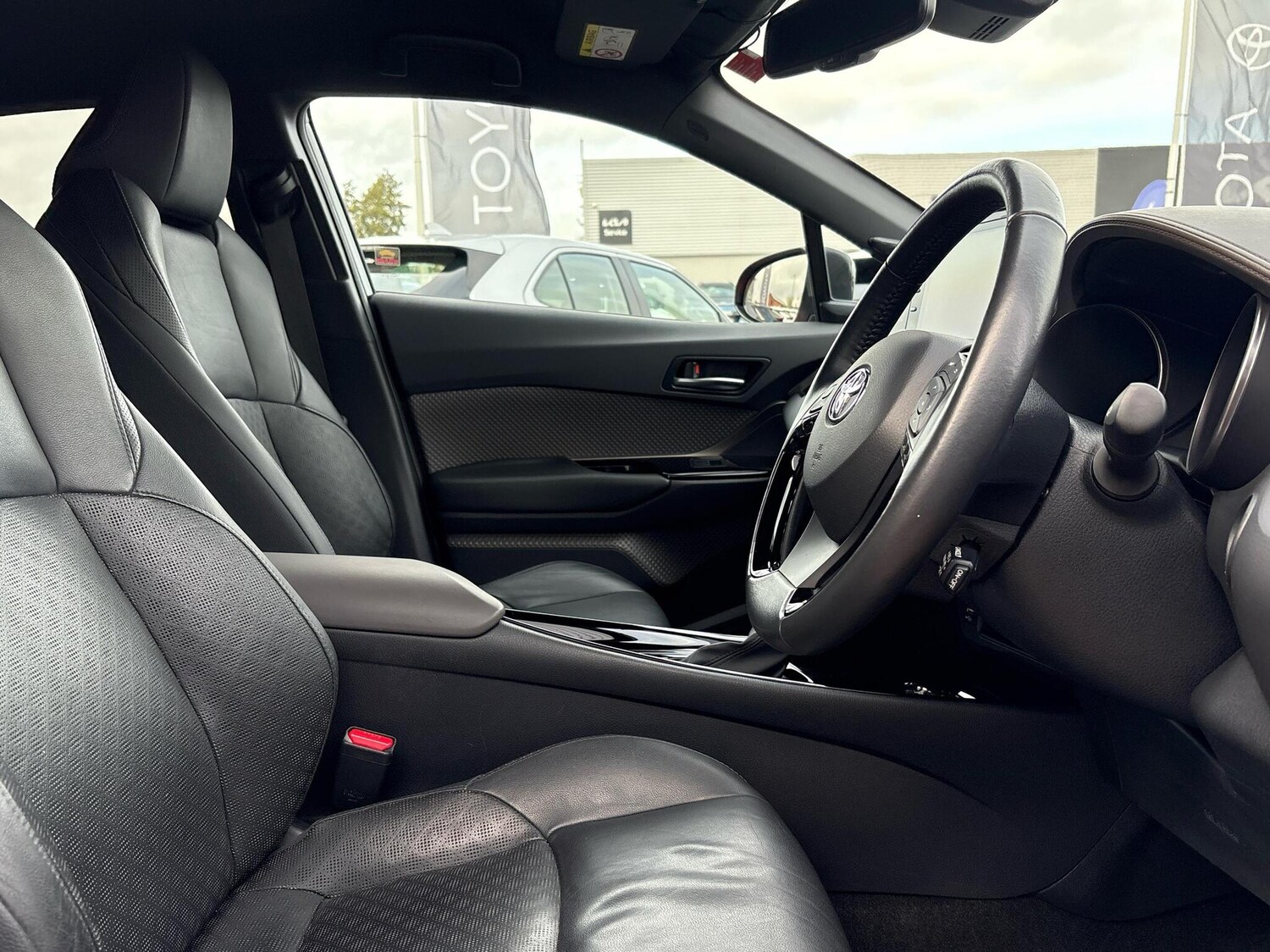 Used Toyota C-HR 2020 for sale - 76837615: Photo 7