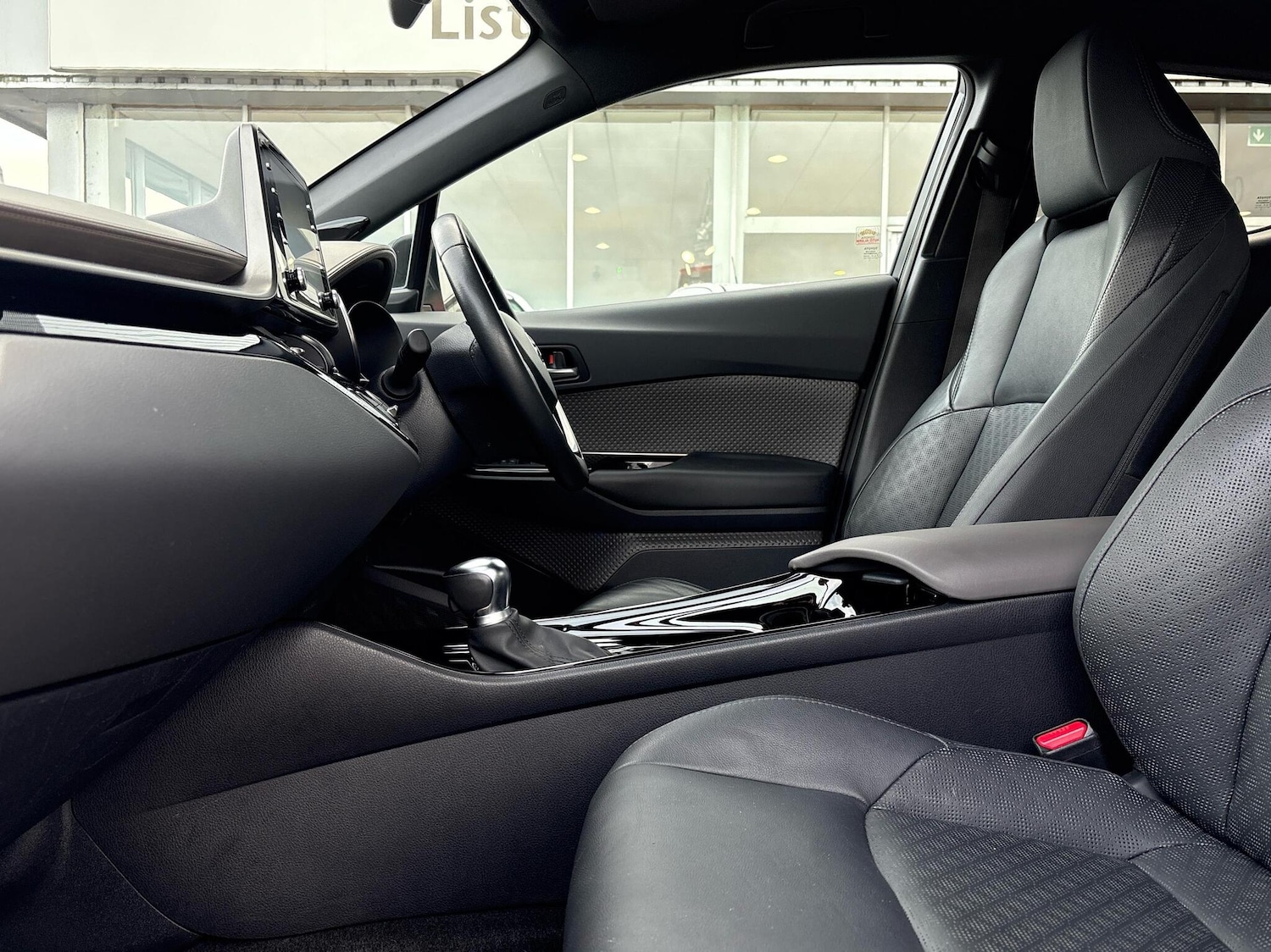 Used Toyota C-HR 2020 for sale - 76837615: Photo 8