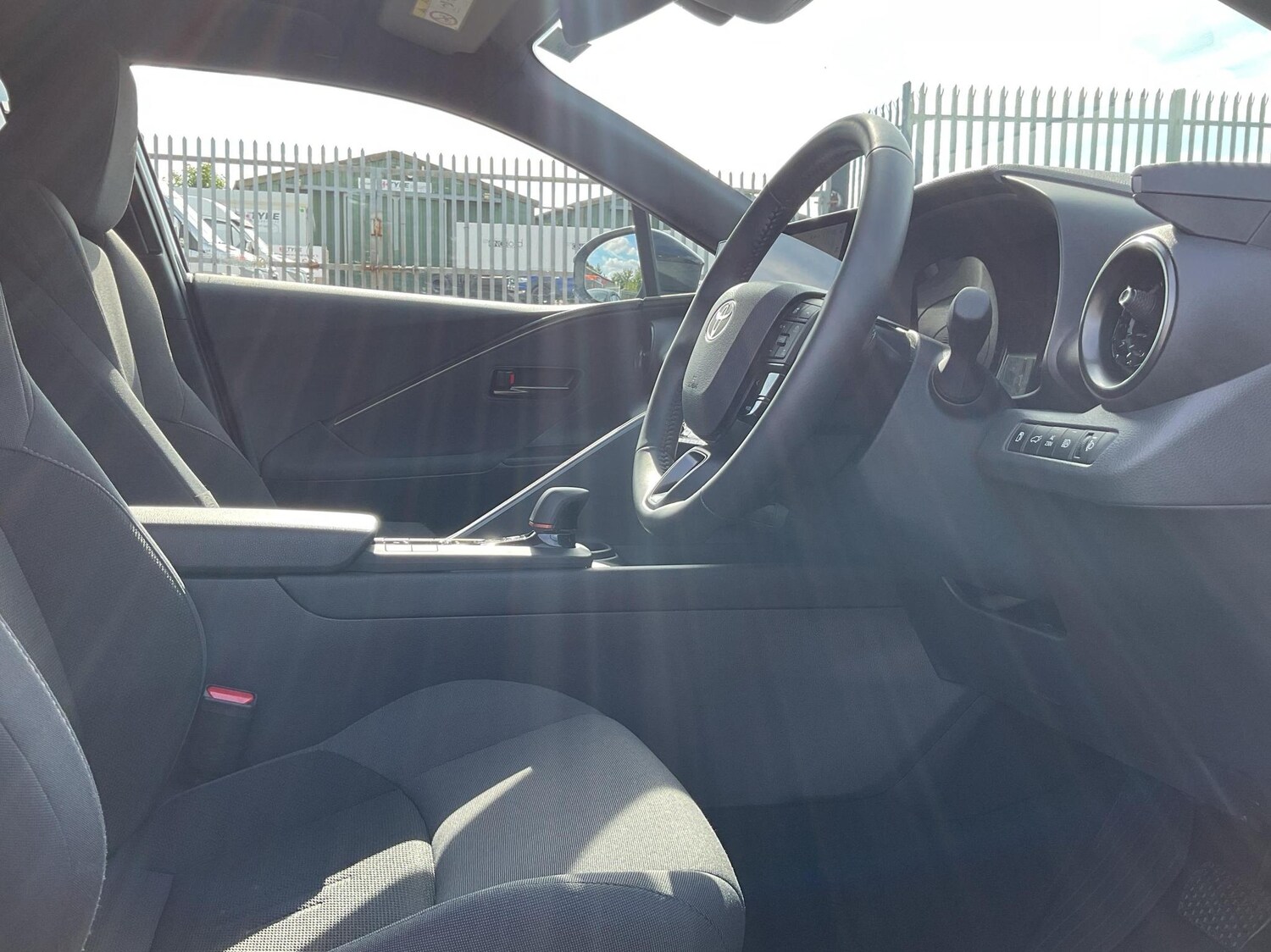 Used Toyota C-HR 2024 for sale - 76389748: Photo 11