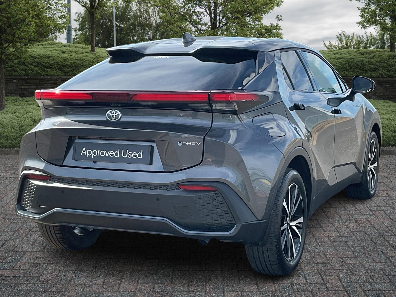 Used Toyota C-HR 2024 for sale - 76389748: Photo 2