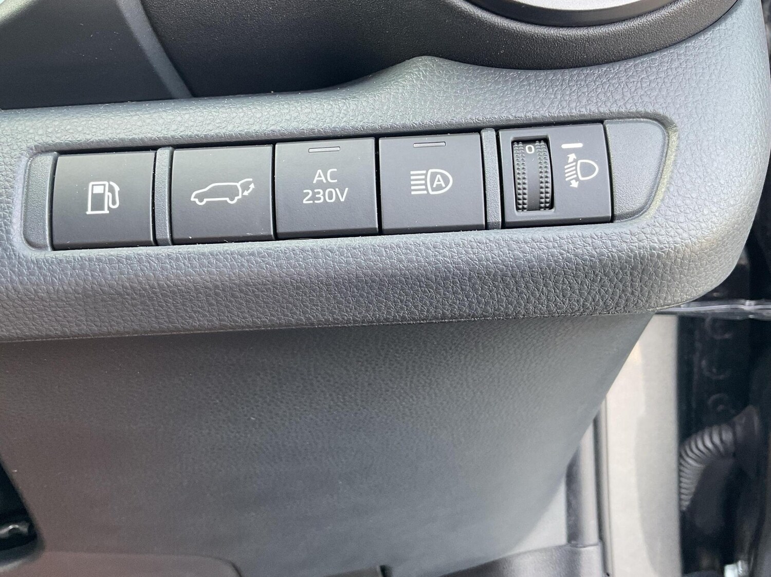 Used Toyota C-HR 2024 for sale - 76389748: Photo 20