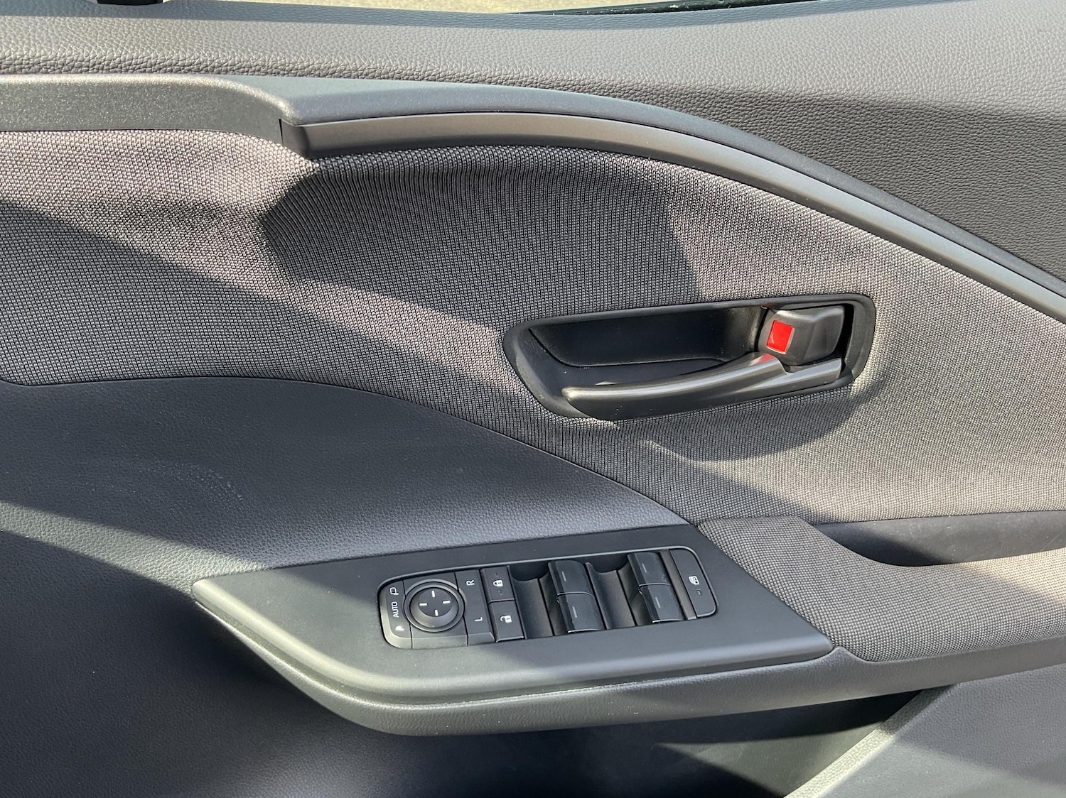 Used Toyota C-HR 2024 for sale - 76389748: Photo 21