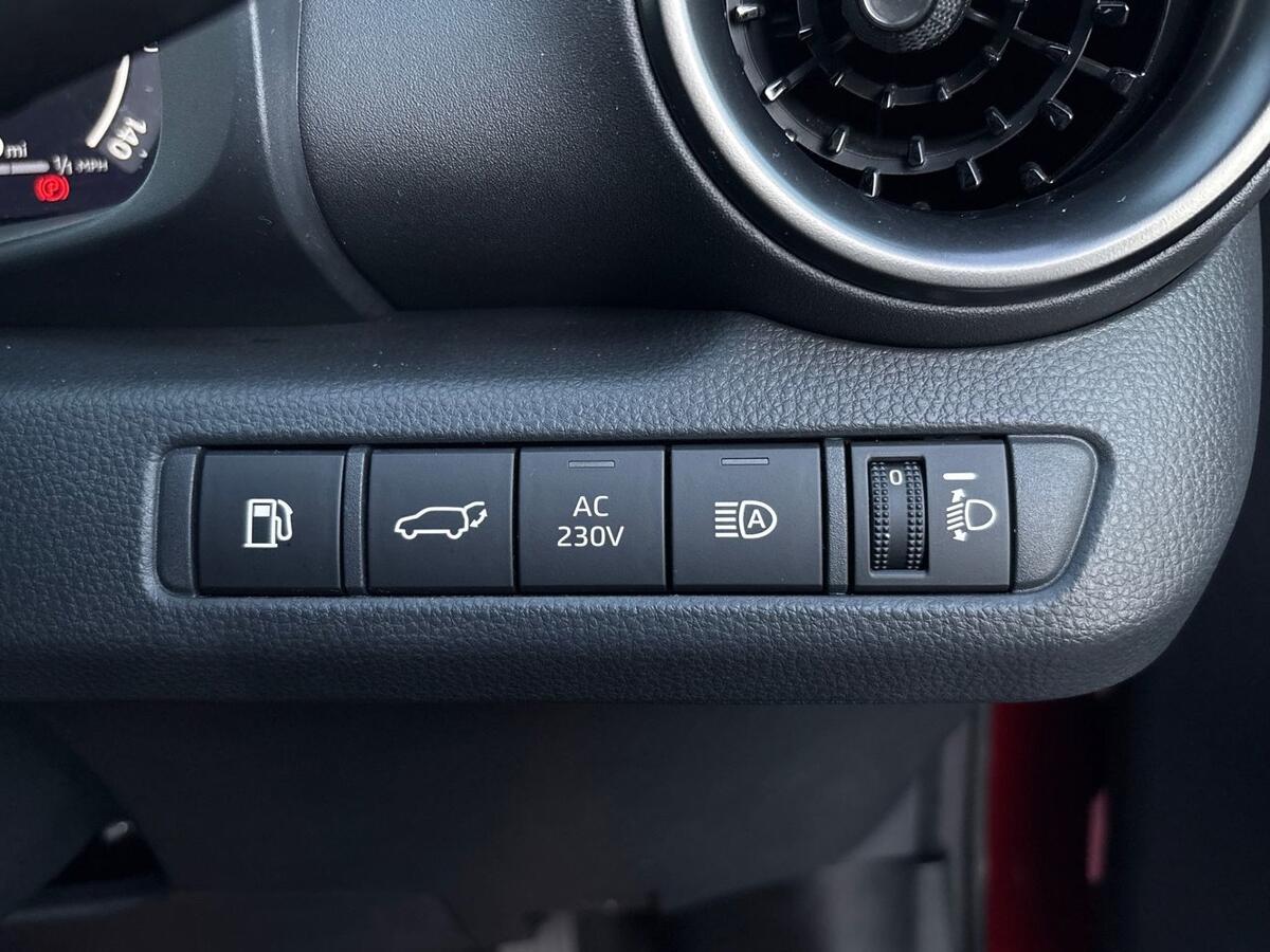 Used Toyota C-HR 2024 for sale - 76539529: Photo 18