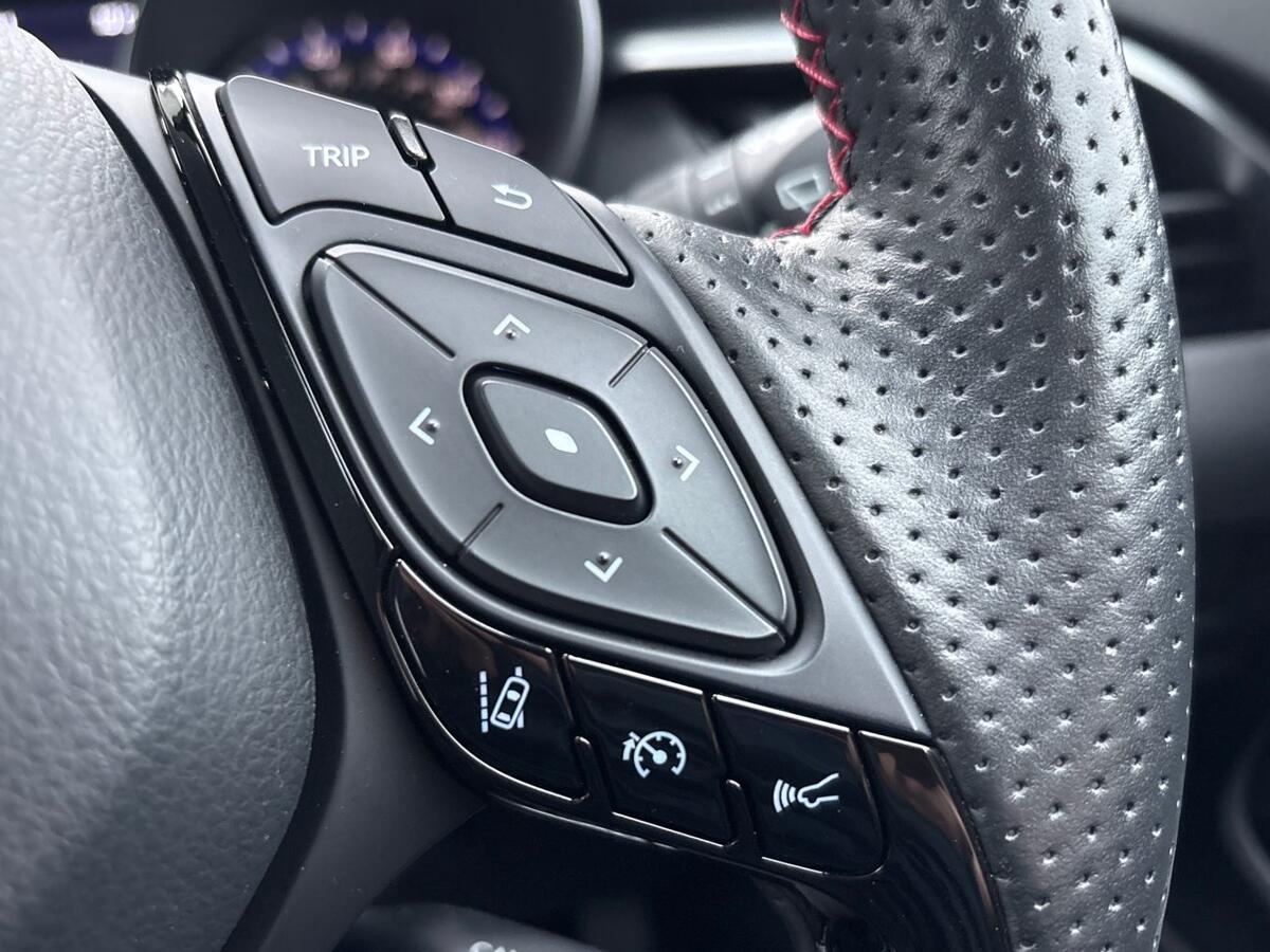 Used Toyota C-HR 2023 for sale - 76837816: Photo 14