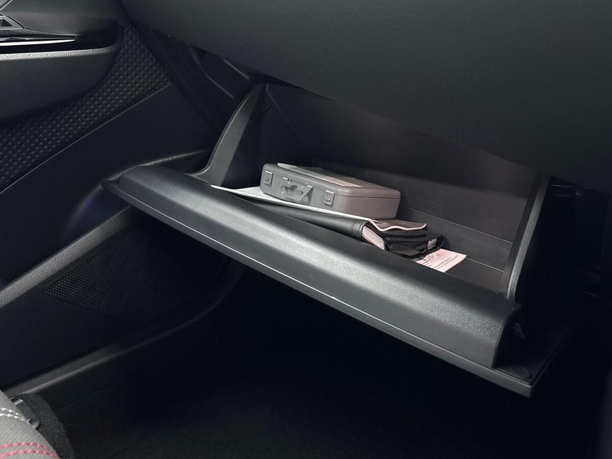 Used Toyota C-HR 2023 for sale - 76837816: Photo 20